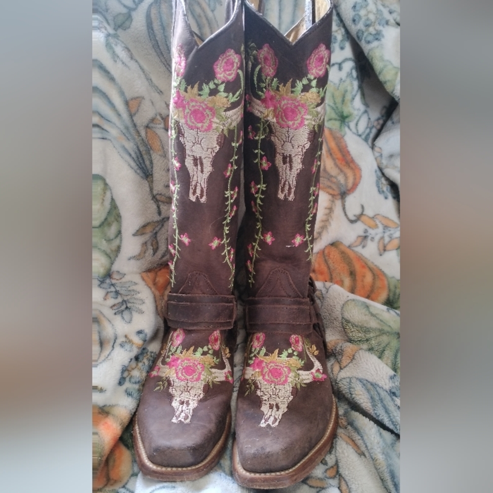 Handcrafted longhorn boots